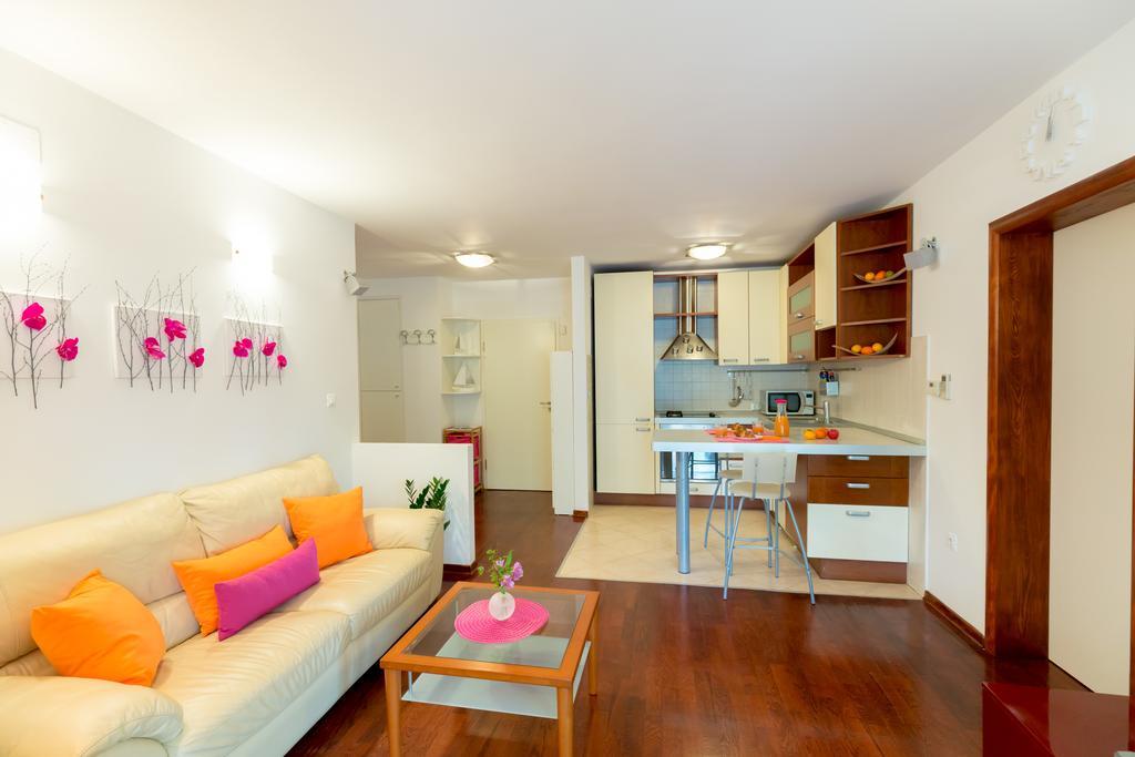Leona & Borna'S Central Lapad Suites Дубровник Экстерьер фото