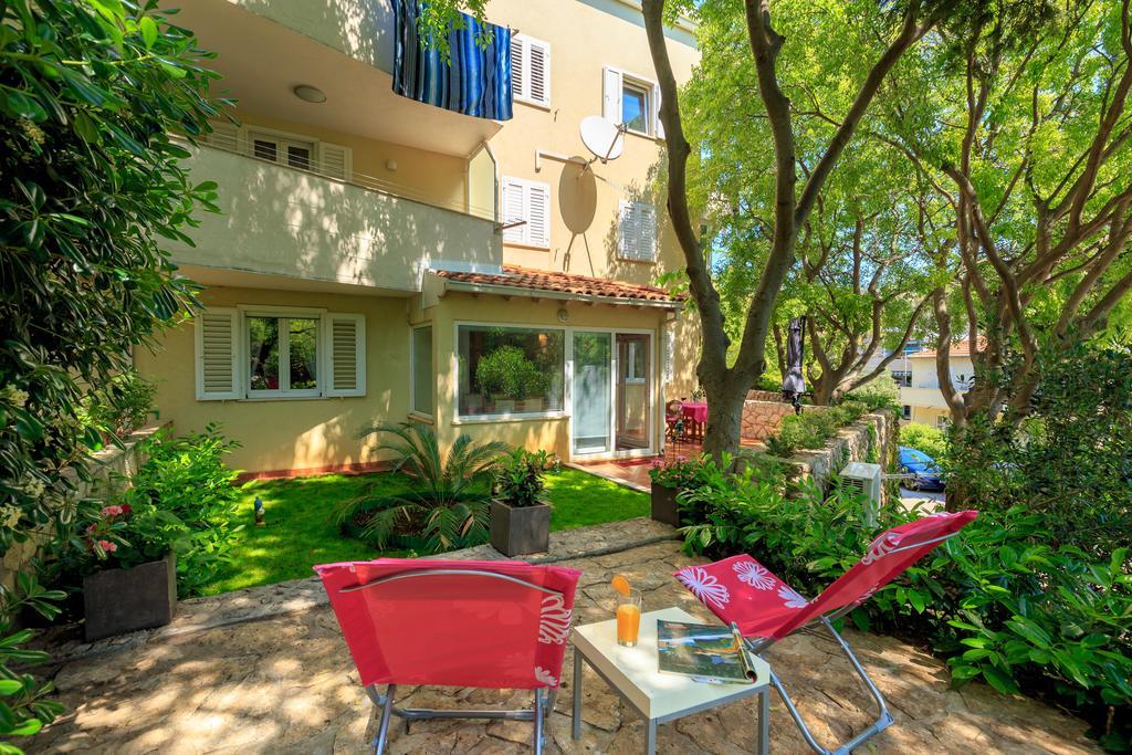 Leona & Borna'S Central Lapad Suites Дубровник Экстерьер фото
