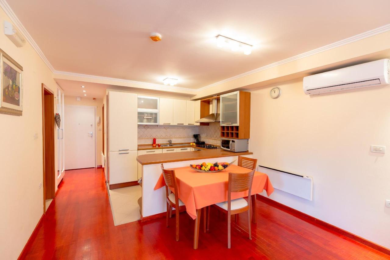 Leona & Borna'S Central Lapad Suites Дубровник Экстерьер фото