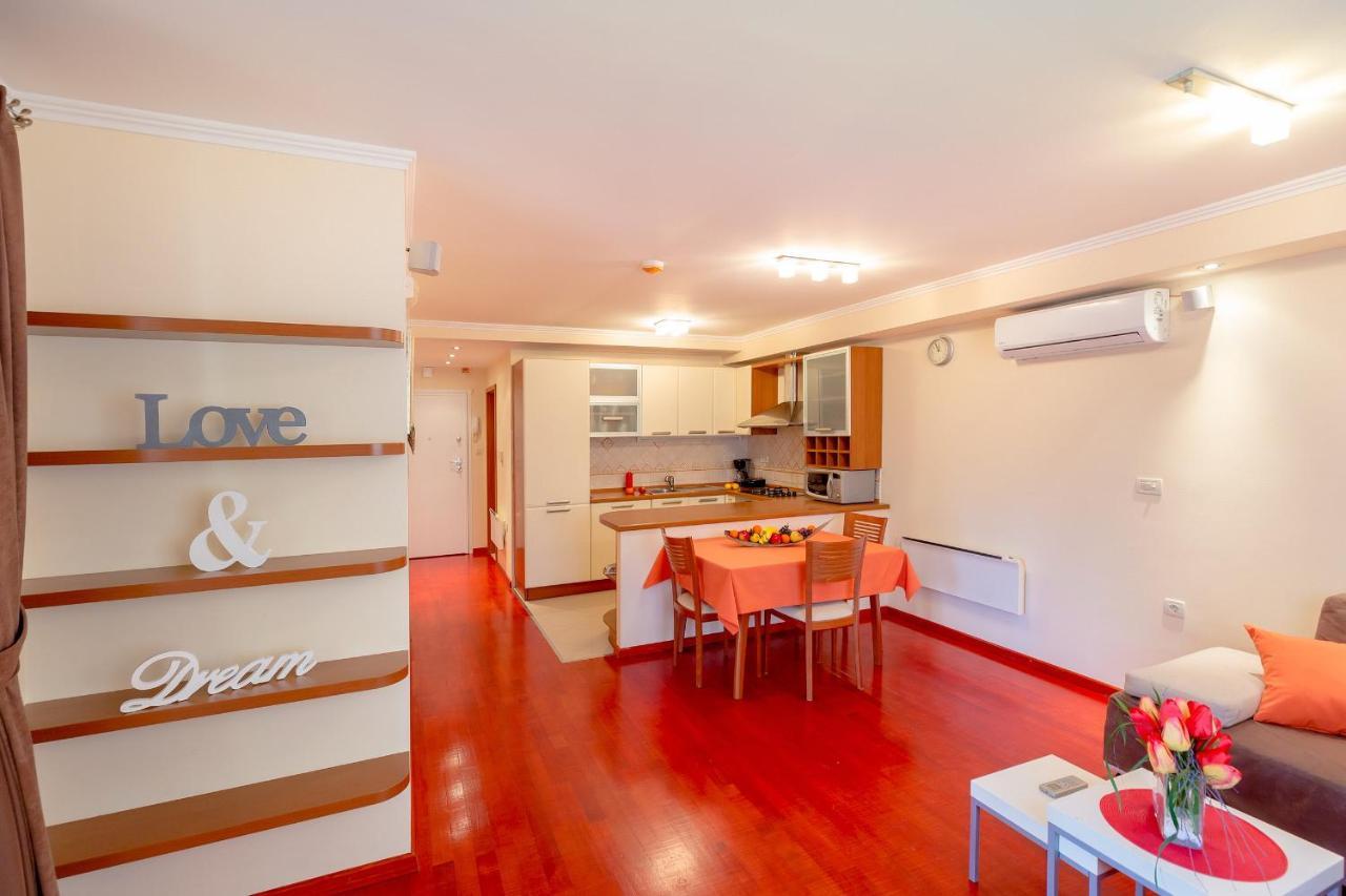 Leona & Borna'S Central Lapad Suites Дубровник Экстерьер фото