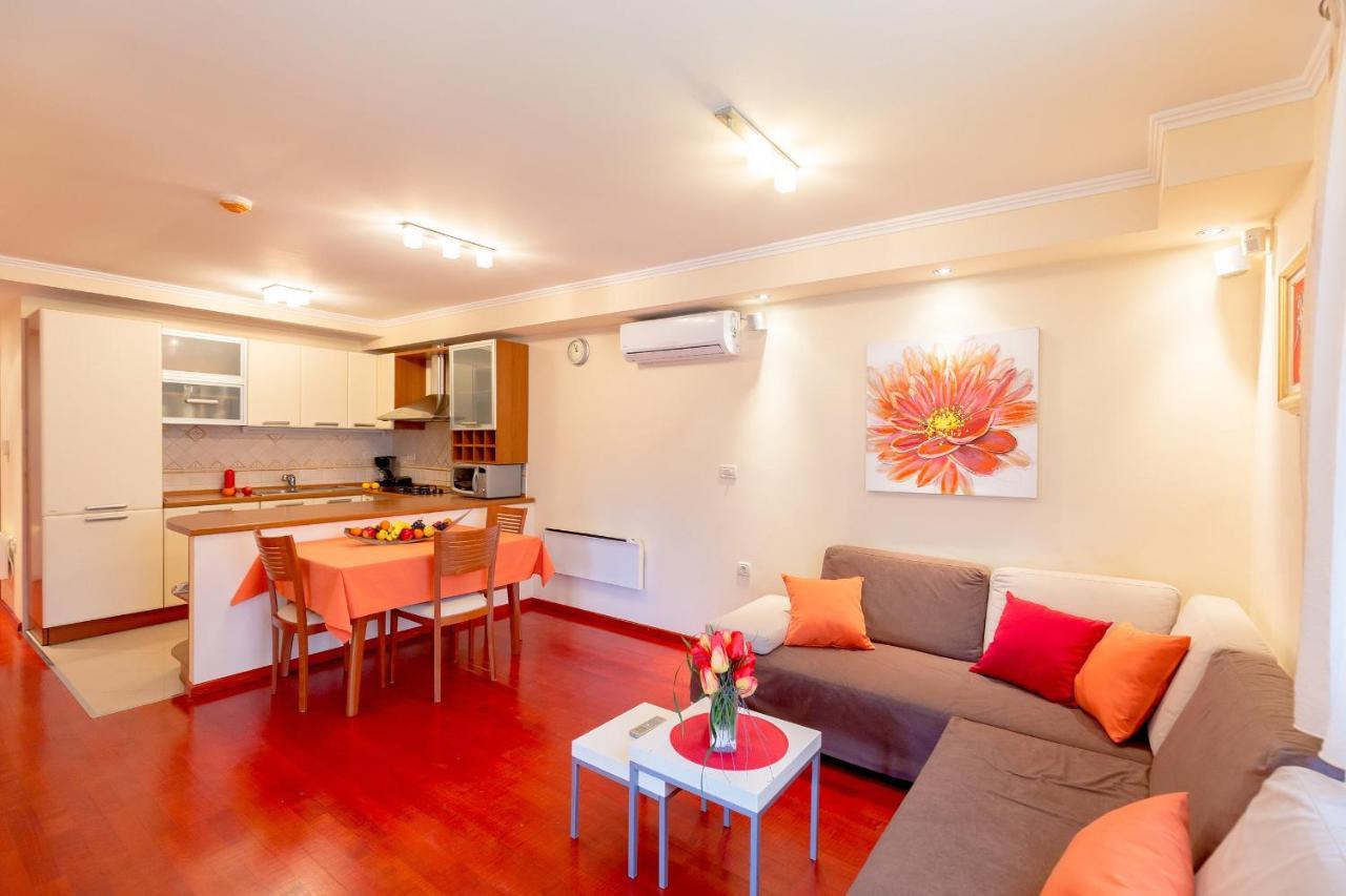 Leona & Borna'S Central Lapad Suites Дубровник Экстерьер фото