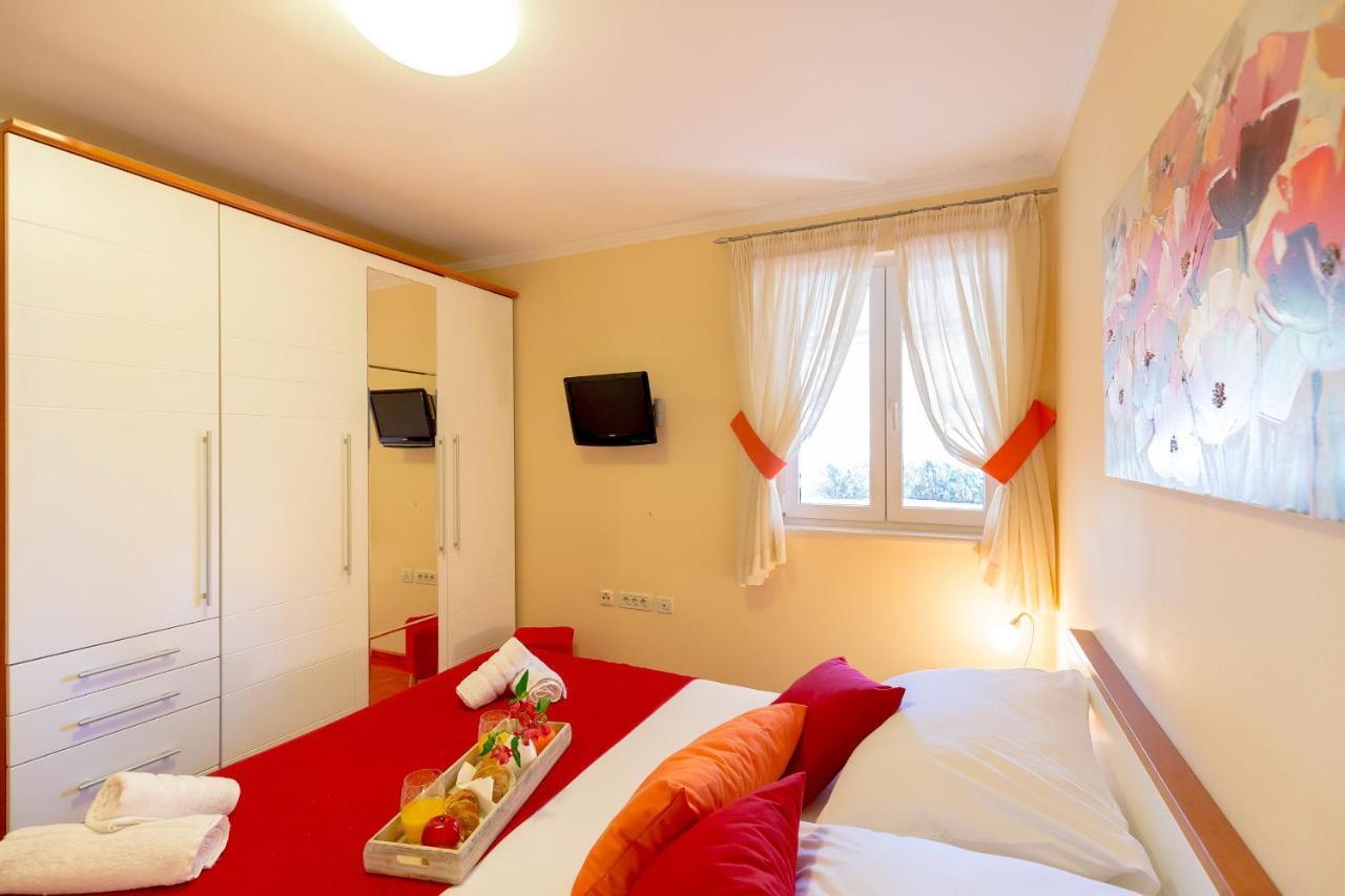 Leona & Borna'S Central Lapad Suites Дубровник Экстерьер фото